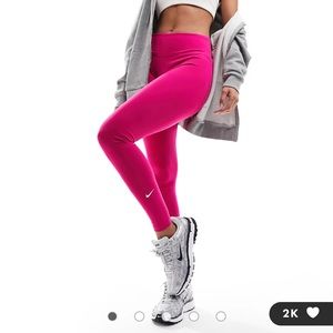 NWT Nike Dri-Fit Performance leggings